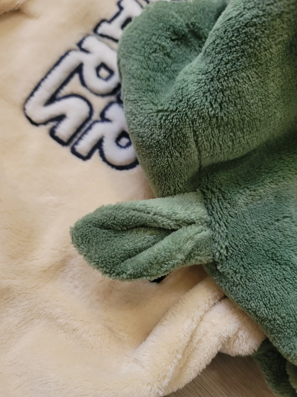 GAP Kids Star Wars Grogu Baby Yoda Plush Fleece Hooded Bathrobe Robe 5T 5 Years